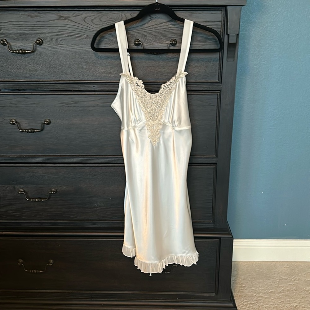 Linea Donatella white and ivory slip gown small
